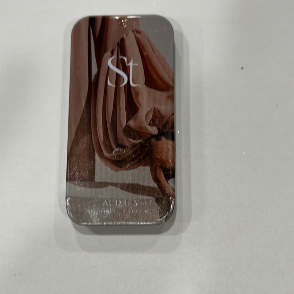 New Seint Beauty Makeup Lip/ Cheek in the color Audrey